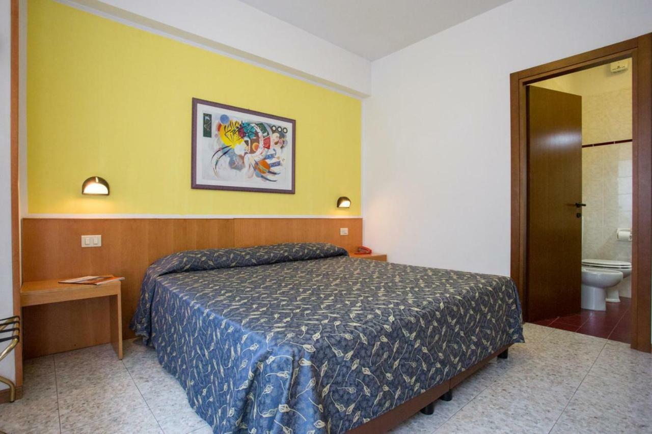 Hotel Benacus バルドリーノ エクステリア 写真